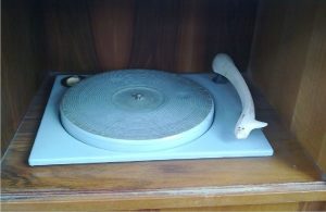 [1964] Български радиограмофон Лира 10 + схема и описание