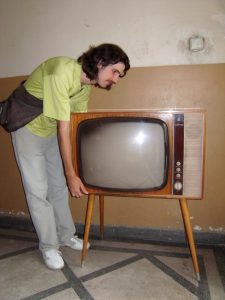 Контакти