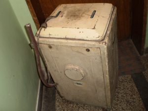 Първата българска пералня