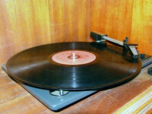 Старо радио с грамофон Staro radio s gramofon