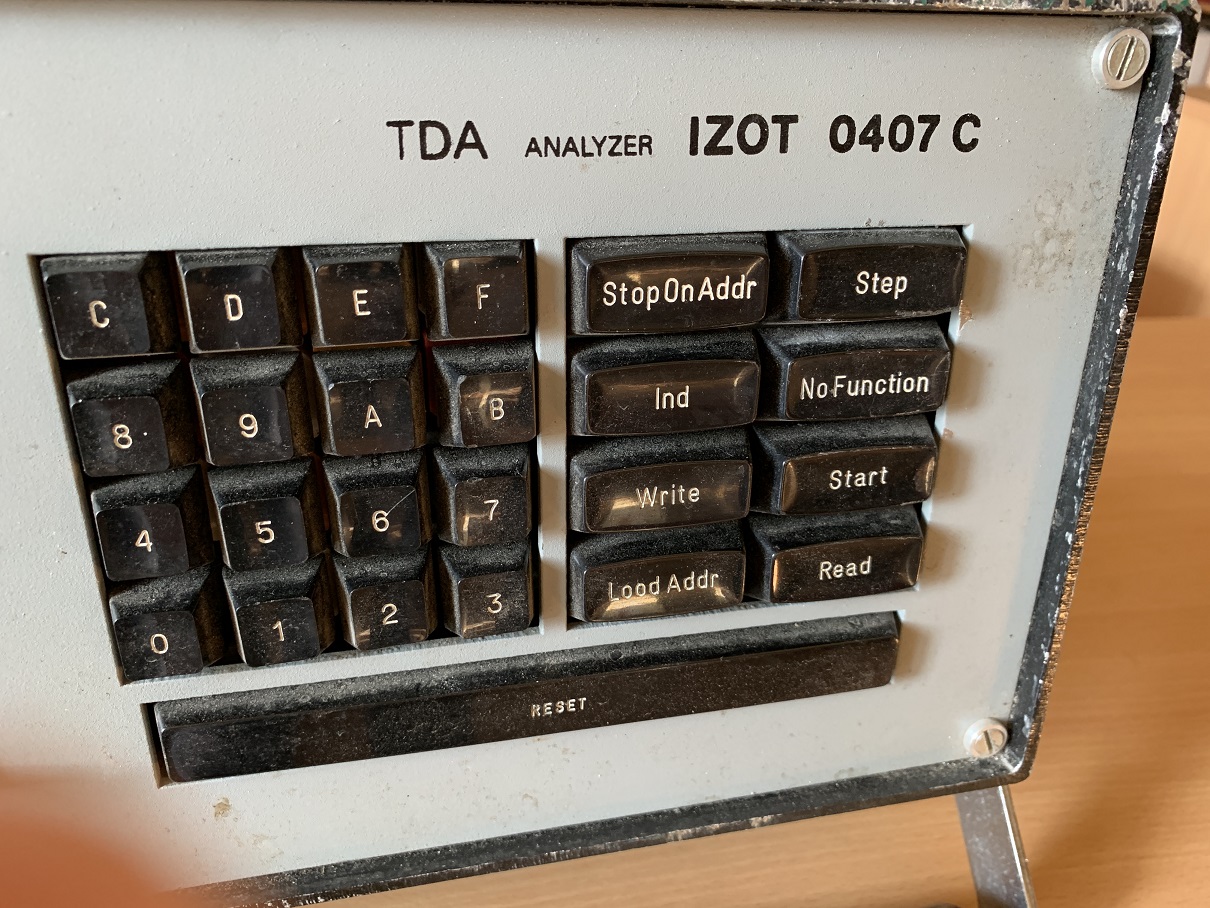 ИЗОТ 0407С - тестер за компютърни терминали