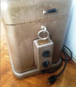 Първата българска акумулираща печка - командното табло