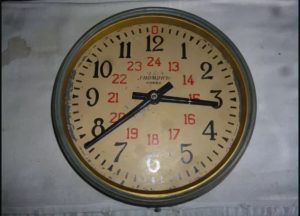 Часовници Гномон Георги Хаджиниколов - гаров часовник (колекция Антон Оруш)